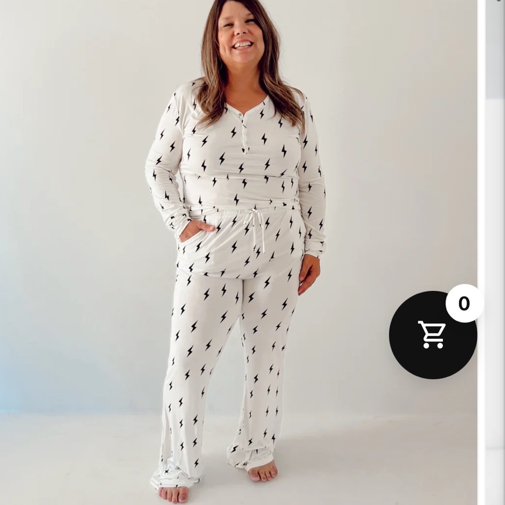 BNWOT forever French bamboo Pyjamas - lightning bolts
